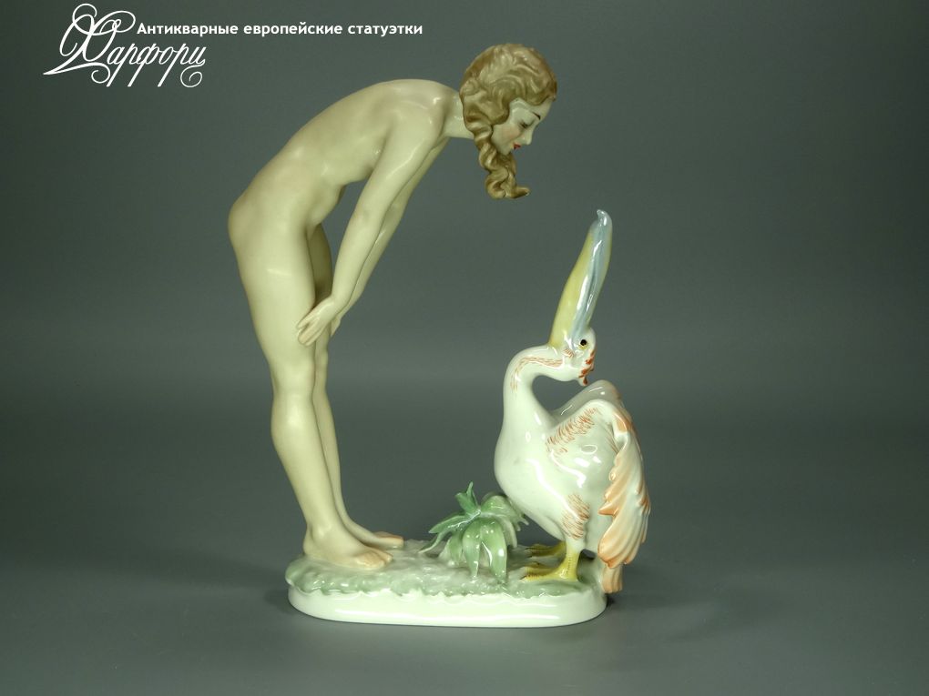 Купить фарфоровые статуэтки Hutschenreuther, Девочка и пеликан, Германия